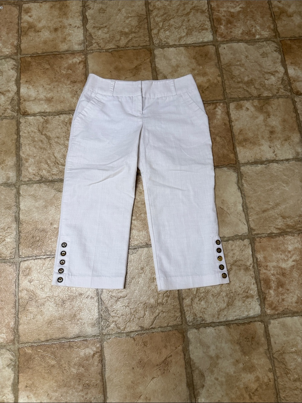 Iz Byer White Cropped Capris with Button Accents